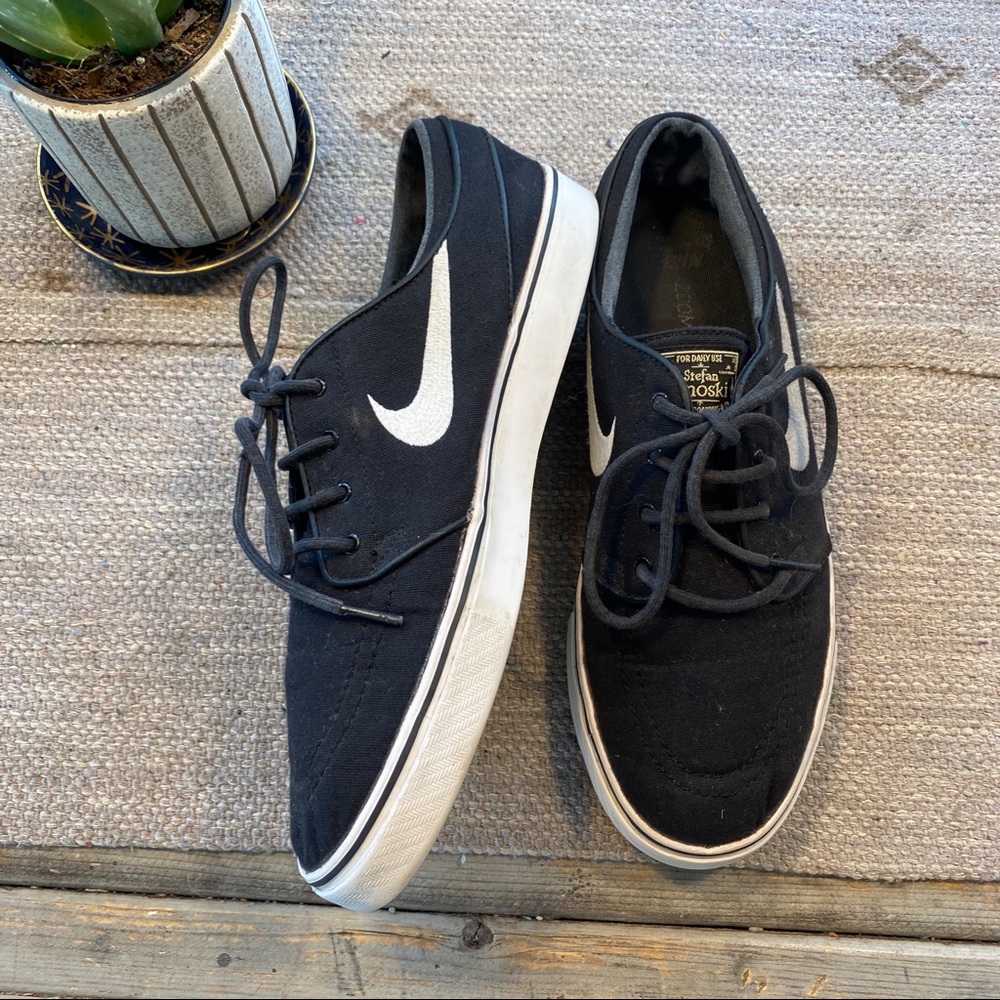 Nike SB Stefan Janoski black canvas sneakers 9.5